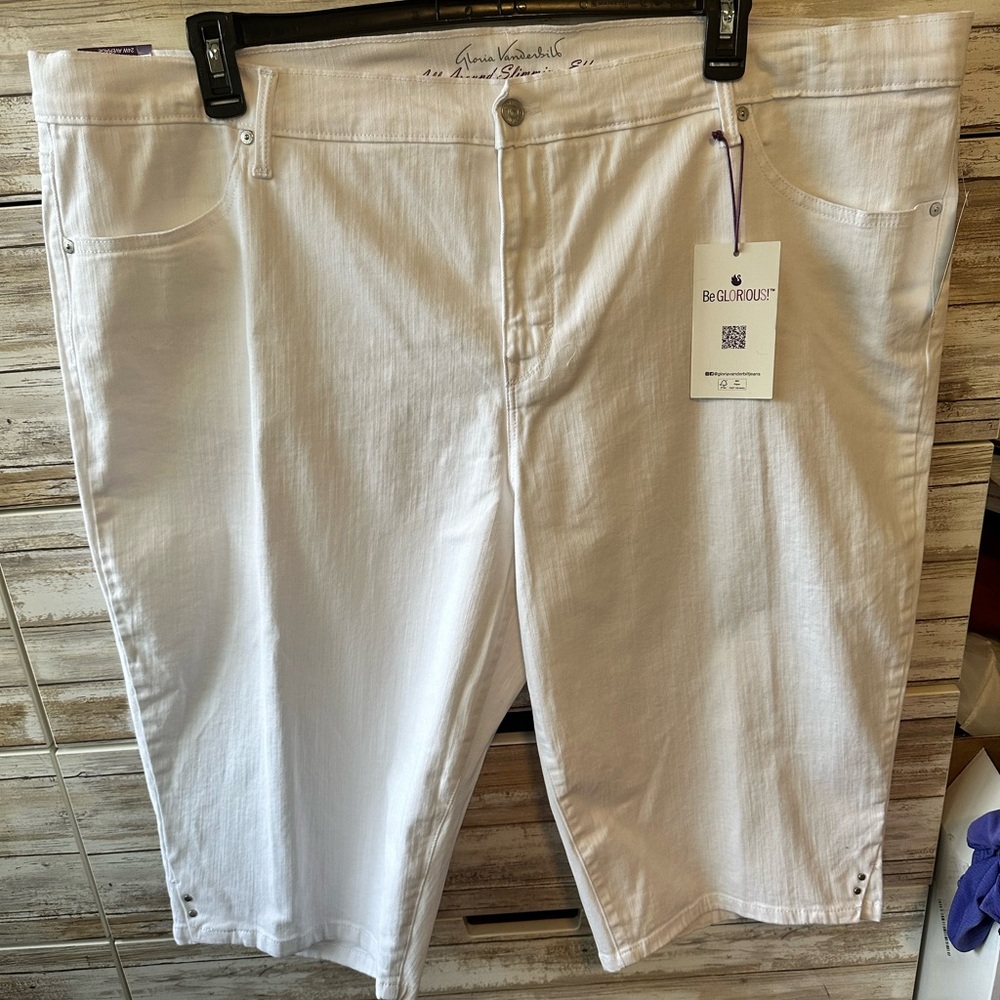 🤍 NWT Gloria Vanderbilt White Skimmer Shorts 24W Slimming